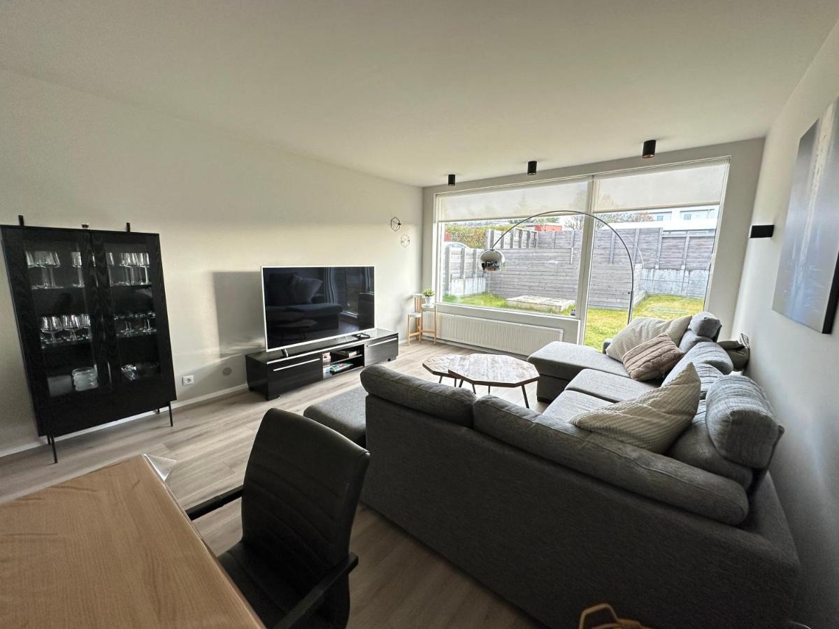 Spacious And Family Friendly Apartment In Kopavogur เรคยาวิก ภายนอก รูปภาพ