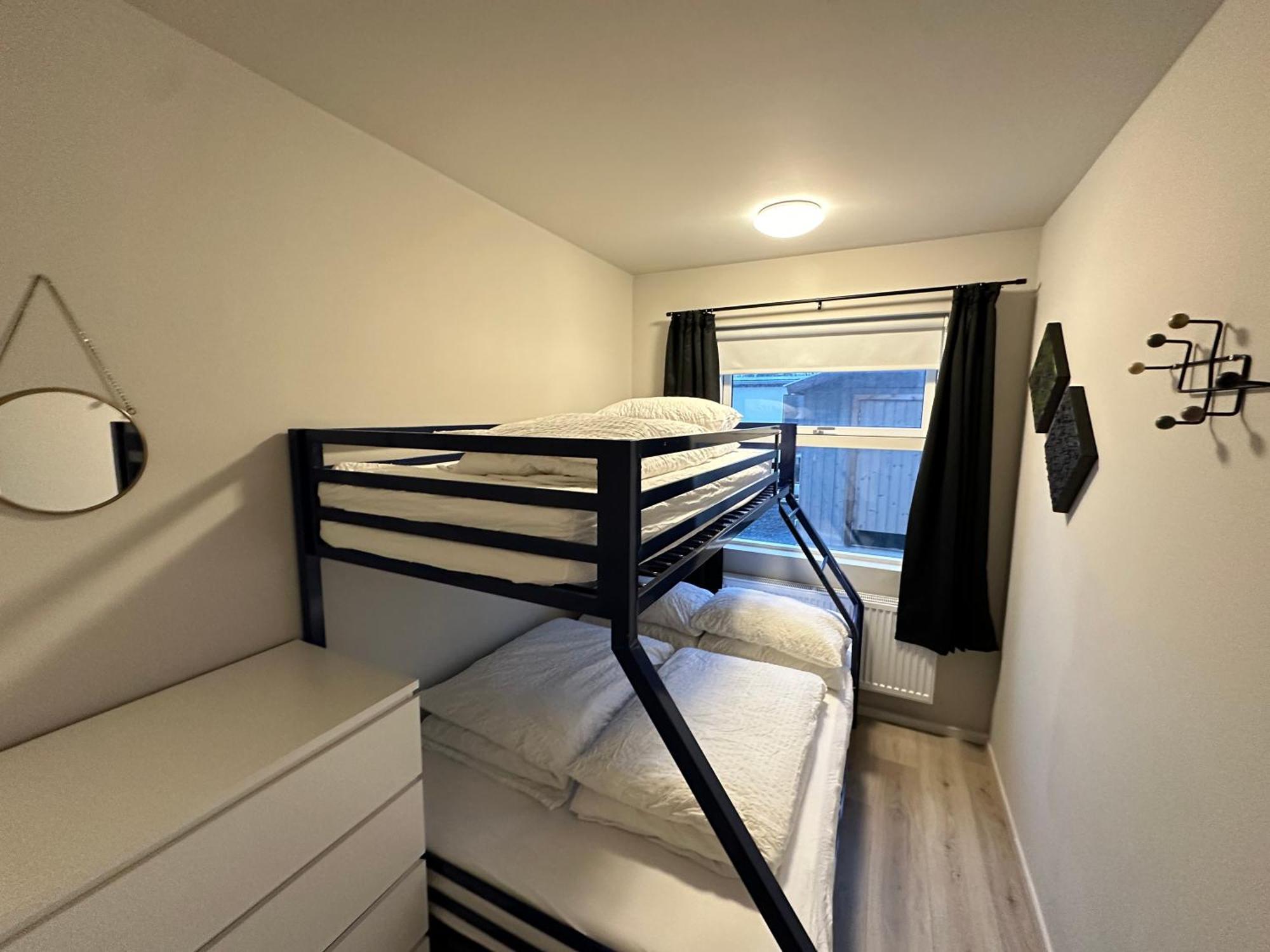 Spacious And Family Friendly Apartment In Kopavogur เรคยาวิก ภายนอก รูปภาพ